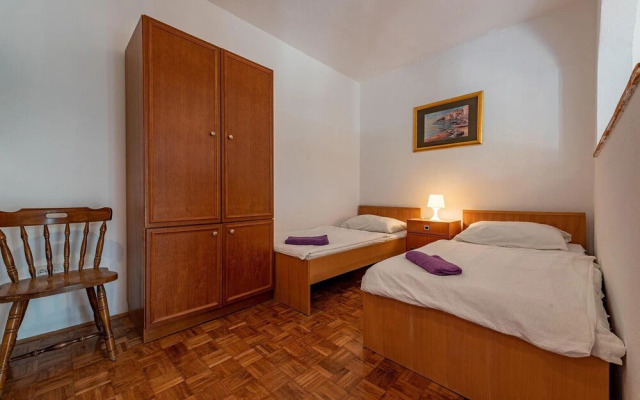 Amazing Apartment in Privlaka With Wifi