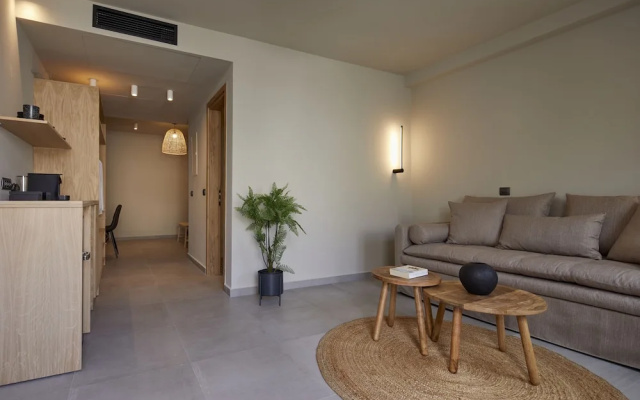 Mayu Suites