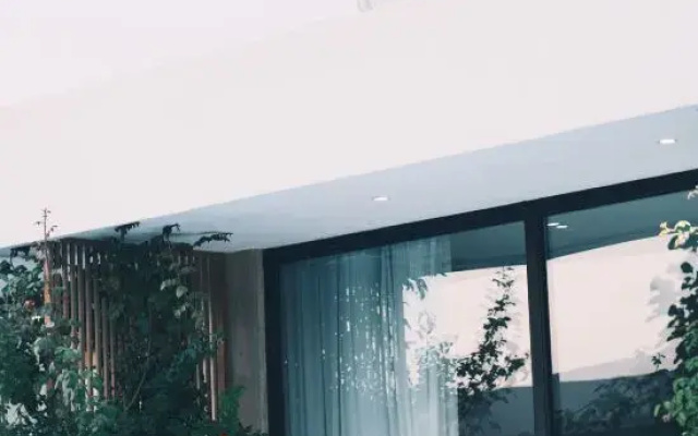 DAI House · Lakeside boutique guesthouse