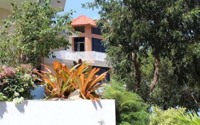 Villa Theodore
