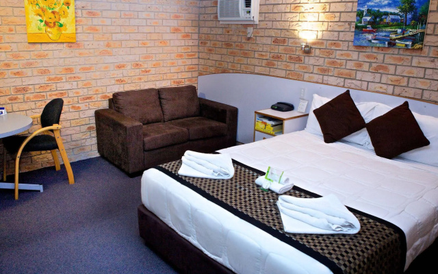 Kennedy Drive Boutique Motel - Close To City Centre & Airport