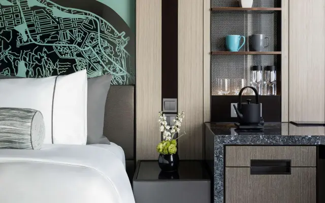Hyatt Centric Victoria Harbour