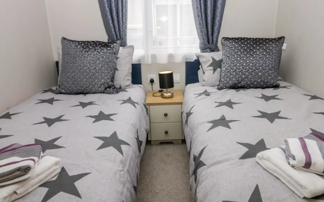 Cayton Pines