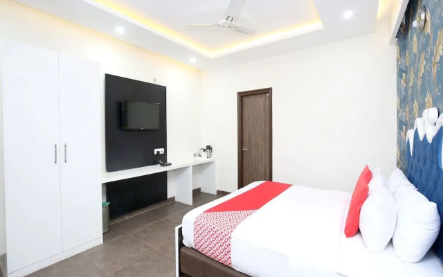 OYO 14981 Hotel Royal MJS