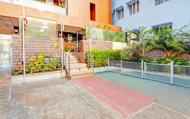 Super Townhouse Seethammadhara Junction Formerly Vijaya Residency