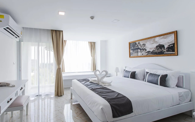 B2 Hua Hin Premier Hotel