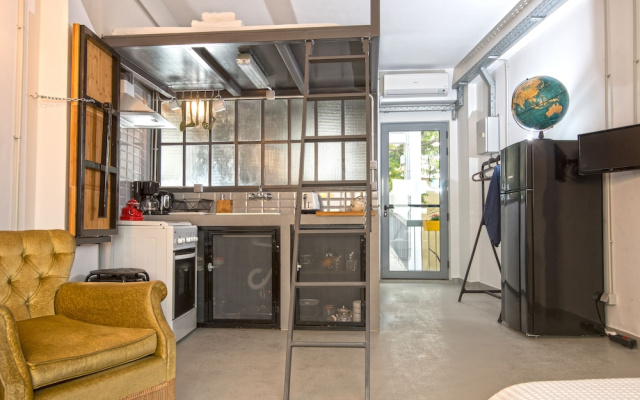 Monastiraki Factory Living