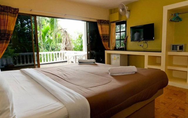 Full Moon Beach Resort