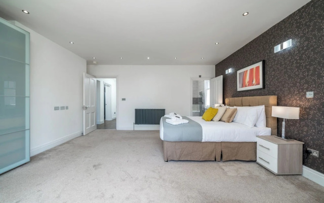 Madika Homes Luxe Apartment in Mill Hill