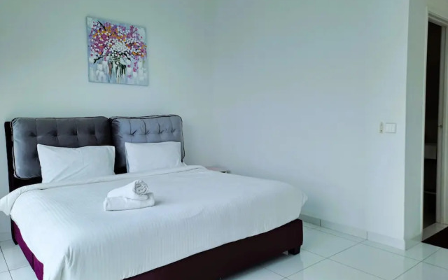 JB Bukit Indah Skyloft Suites