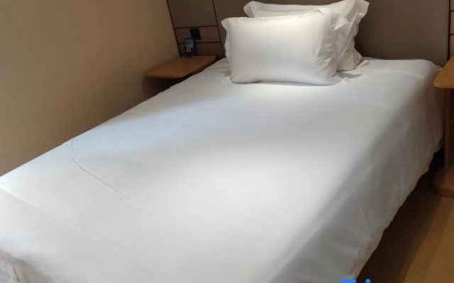 Yunlai Four Seasons H Hotel