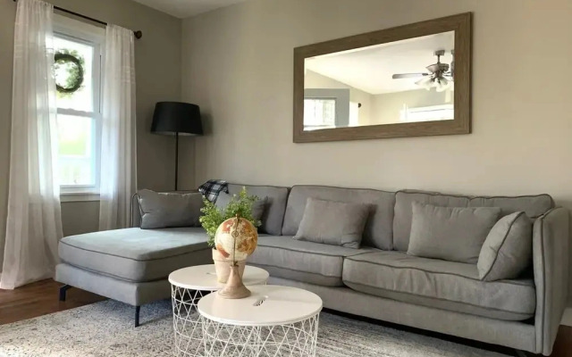 Centrally Located Hidden Midtown Gem