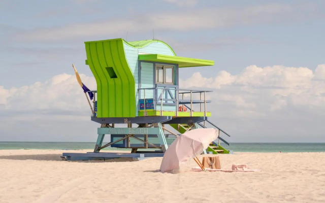 Renzzi On The Beach