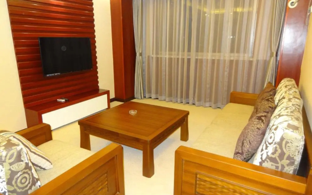 Huilong Tower Hotel