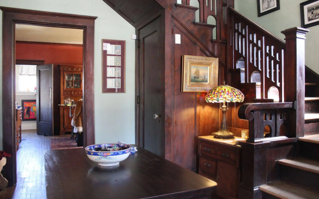 Marble Hill Inn