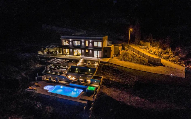 Villa Blue Hill