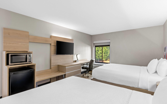 Days Inn & Suites by Wyndham Peachtree Corners/Norcross