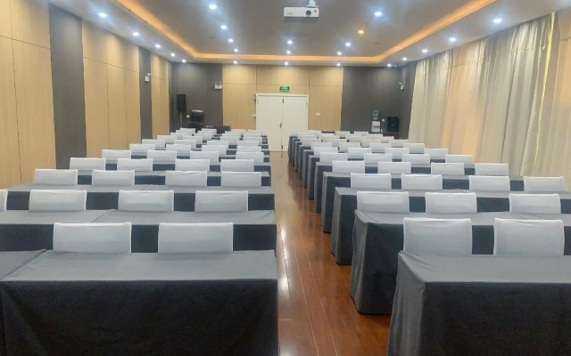 Hanting Hotel Kunming Stadium Metro Station