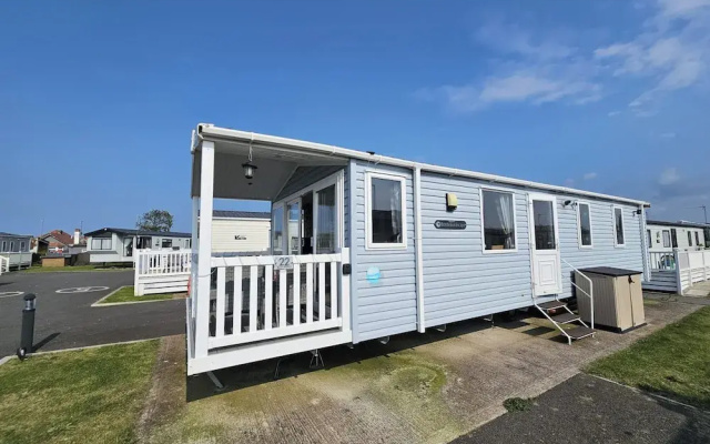 Angie 2 Bed Rhyl Robinhood