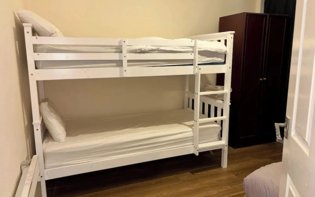 Larches Lane Retreat - Sleeps 5 - Wolverhampton
