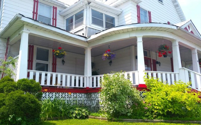 Bancroft Bed & Breakfast