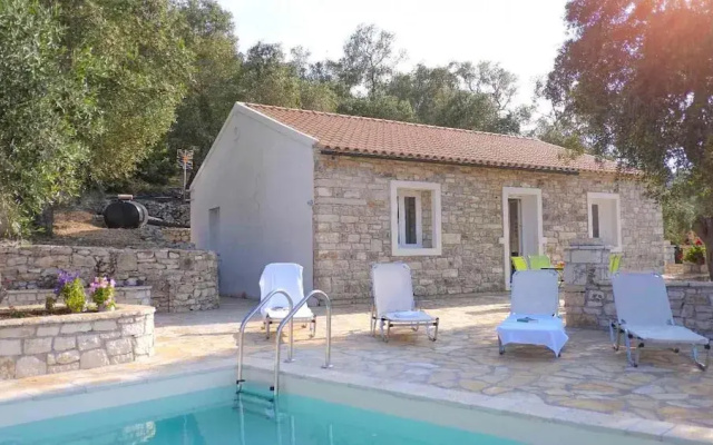 Villa Hara in Paxi With 2 Bedrooms and 2 Bathrooms