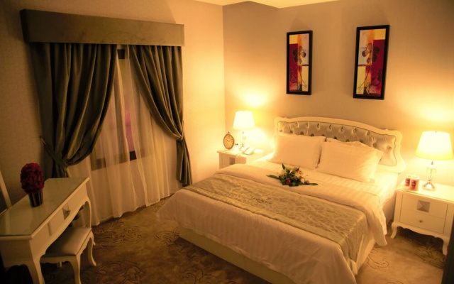 Land Beach Al Aqiq
