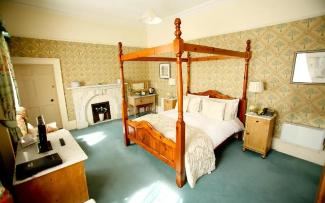 Dufferin Coaching Inn & Hall