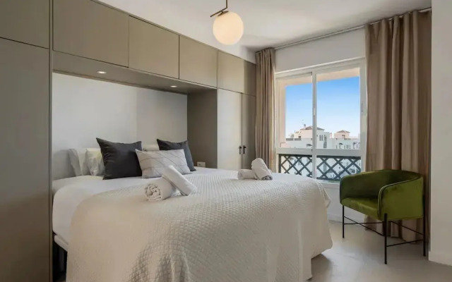 Sunny Getaway With Pool in Marbella - Ref M54