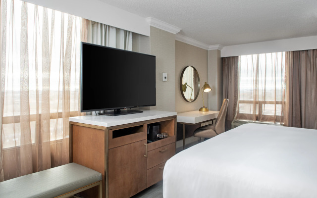 Crowne Plaza Toronto Airport by IHG