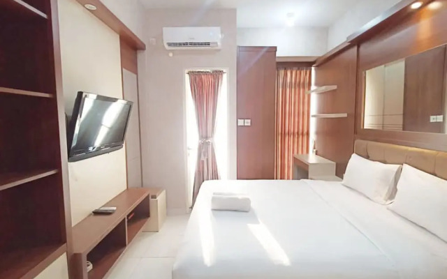 Modern Look And Homey Studio Amartha View Apartment