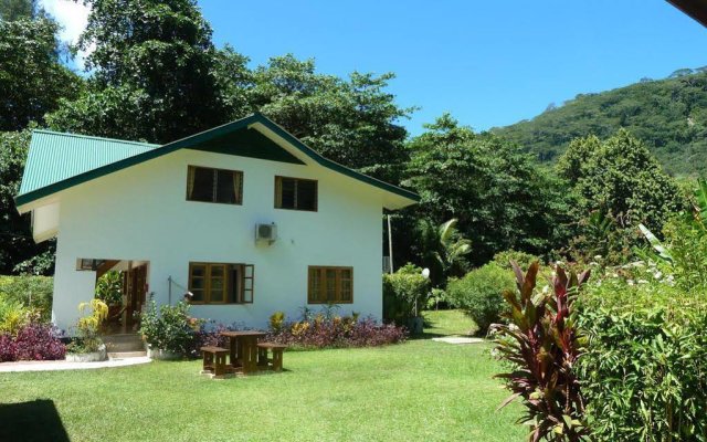 Tannette Villa in La Digue, Seychelles from 173$, photos, reviews - zenhotels.com hotel front