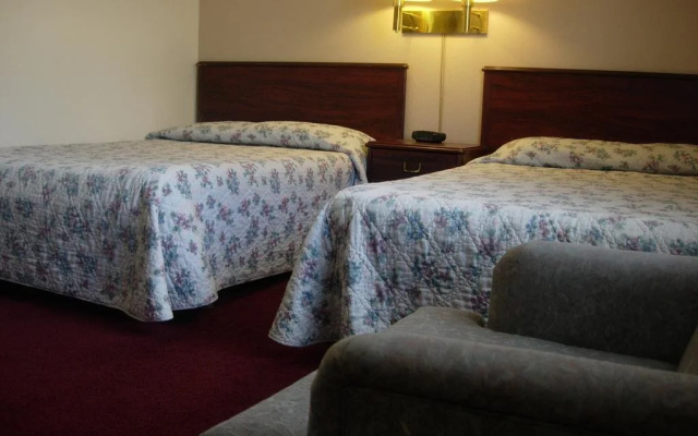 Vintage Lakeside Inn