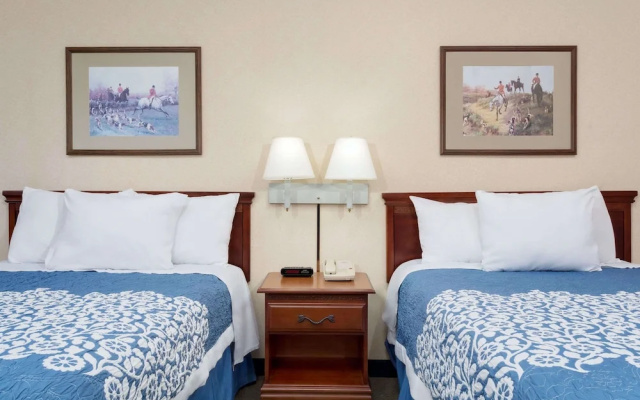 Days Inn West Liberty