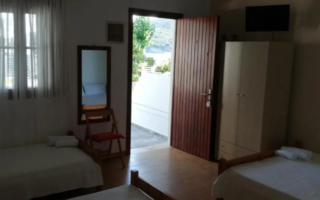 Pansion Katerina Skyros