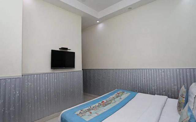 OYO 4882 Hotel Golden Park