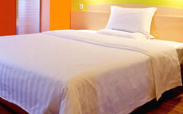7 Days Hotel