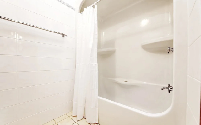 Bay Parklands, Townhouse 15, 2 Gowrie Avenue