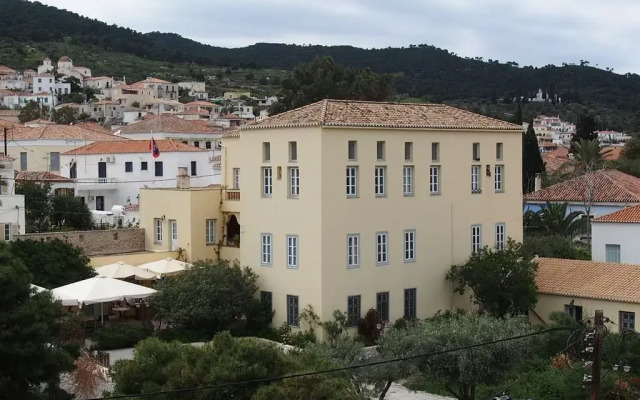 Star Hotel