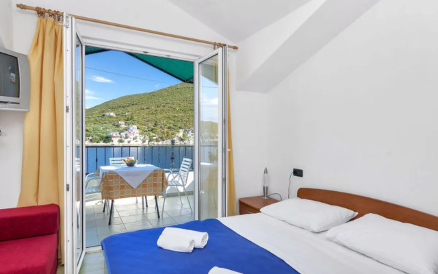 Apartment Rubin Hvar/Pokrivenik 10504