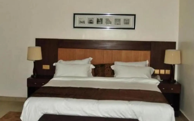 De Brass Suites Hotel