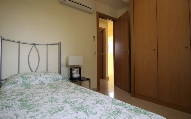 Attractive Holiday Home in Empuriabrava near Beach