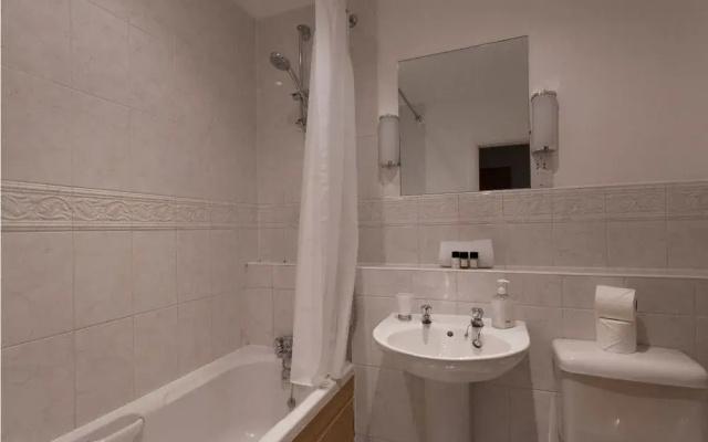 Monument Street Apartment