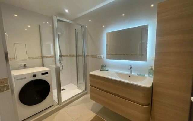 Spacious Group Stay in Antibes