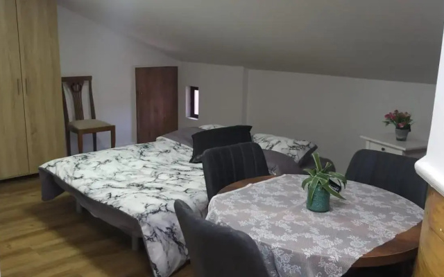 Attic Ben Gurion 42