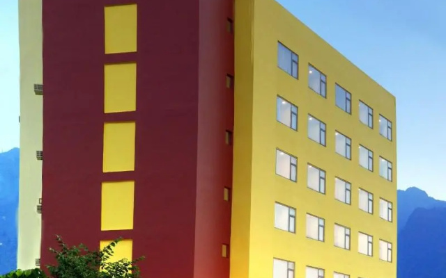 Lemon Tree Hotel, Katra