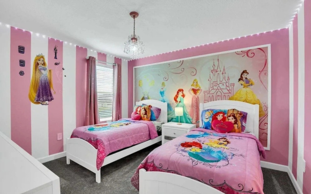 Magical Mickey Home 8min->disney!
