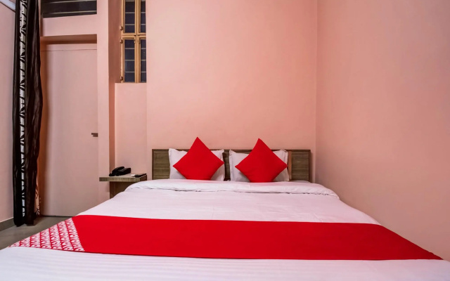 OYO 17250 Hotel Ganesham