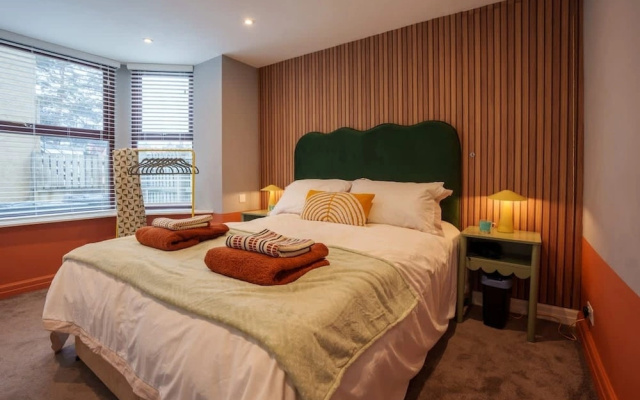 Central Harrogate 2 Bed Apartment With Patio
