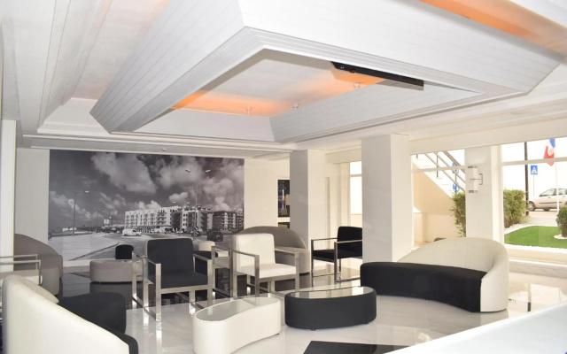 THE FOZ Beach Hotel